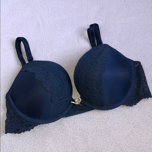 Victoria’s Secret push up bra 💙